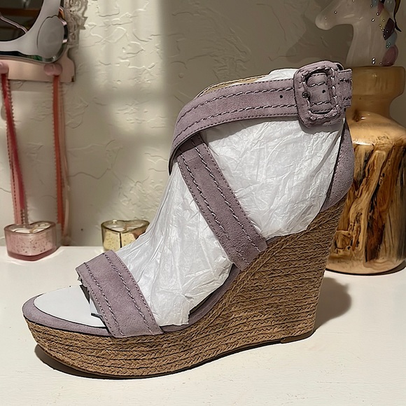 Shoes - Marc Fisher Haely NWT size 10 Light Purple Suede